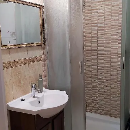 Aranyvar Lägenhet Eger